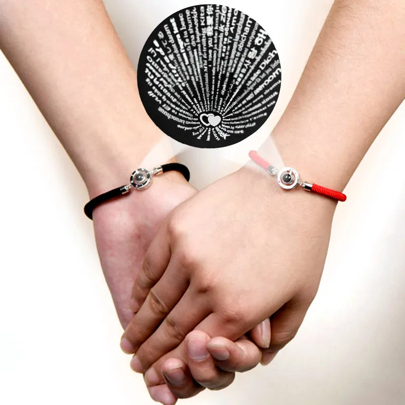 Pulsera para Parejas x2 Con Proyección Te Amo en Varios Idiomas